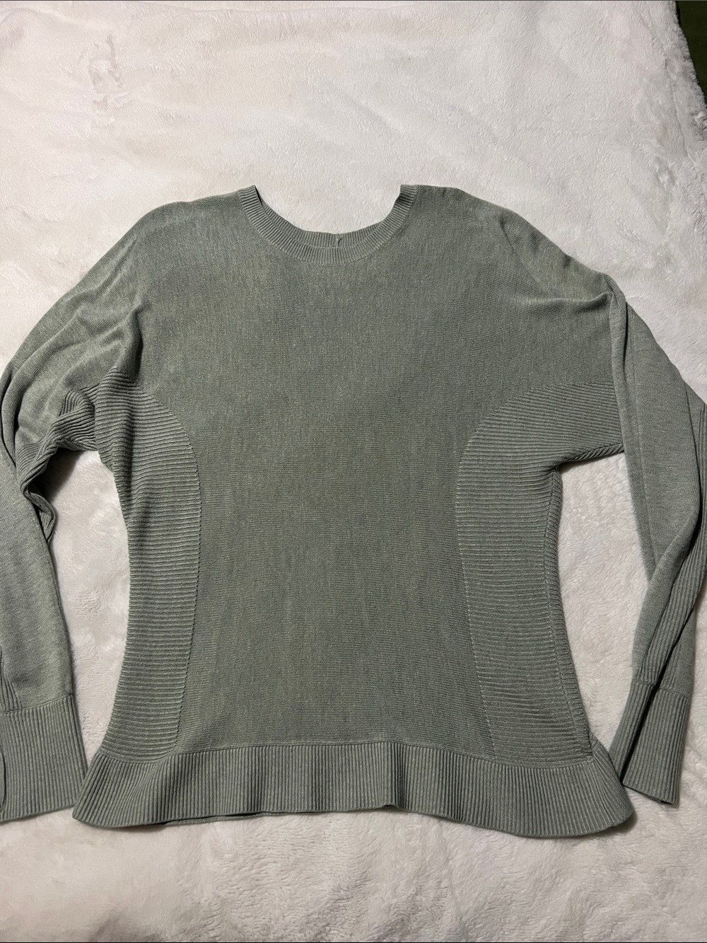 Lululemon Women’s Sweater Sage Green Size 6